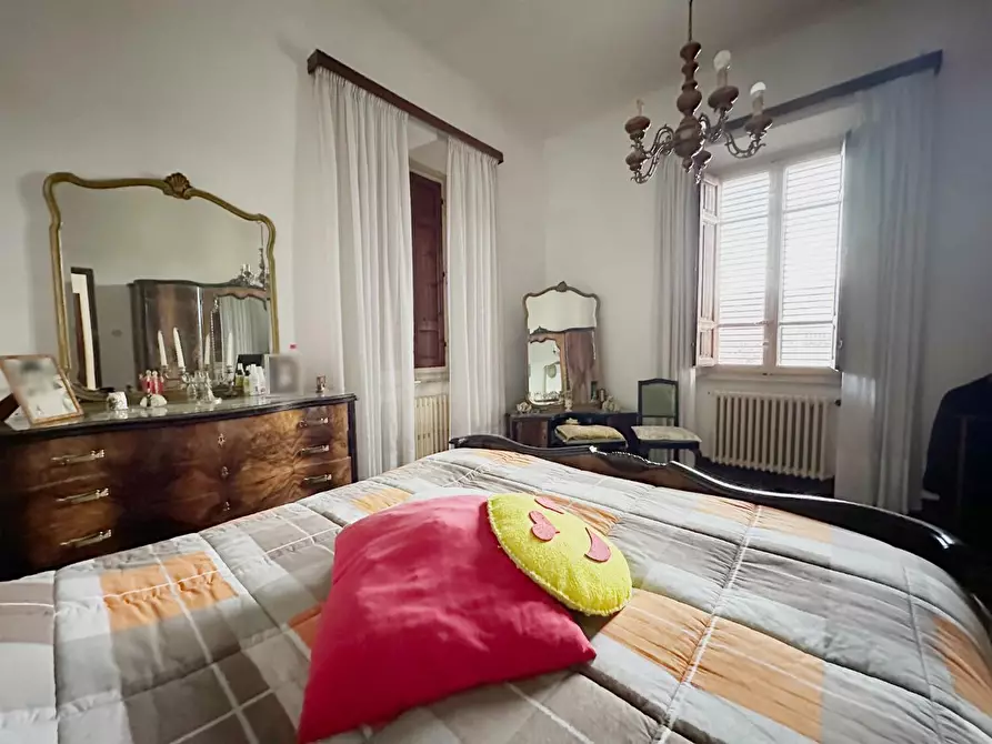 Immagine 12 di Villa in vendita  a Capannori