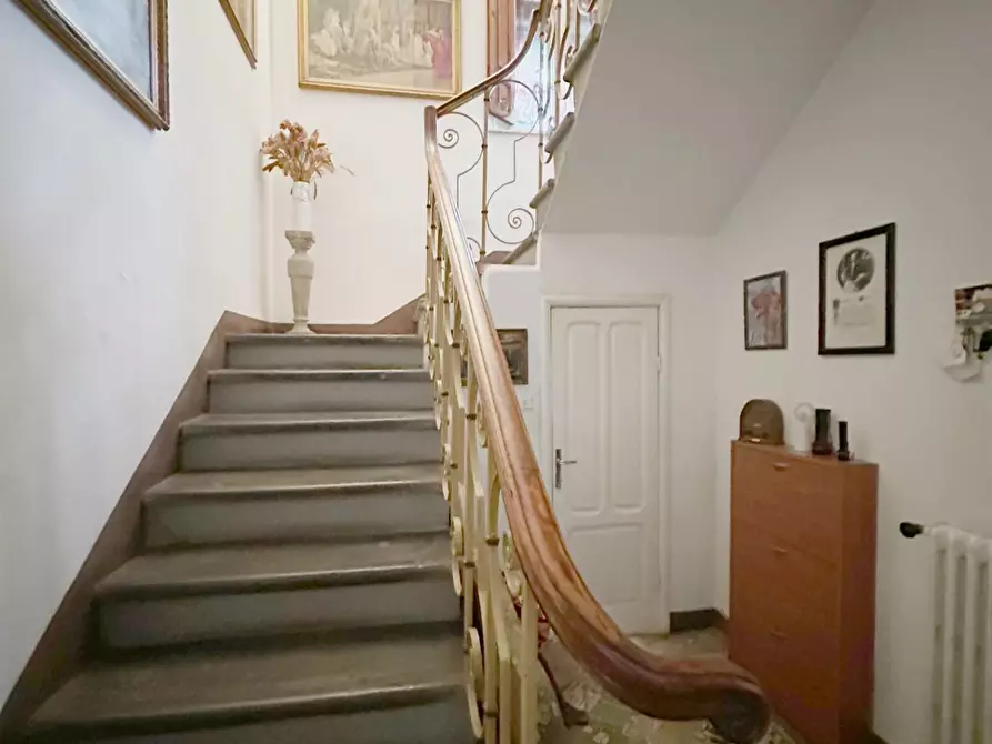 Immagine 11 di Villa in vendita  a Capannori