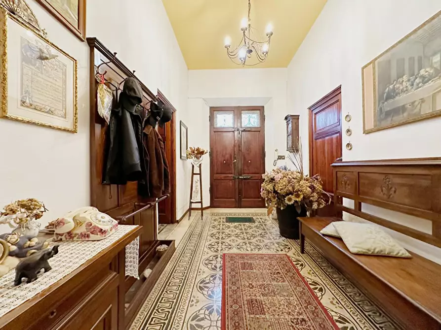 Immagine 3 di Villa in vendita  a Capannori