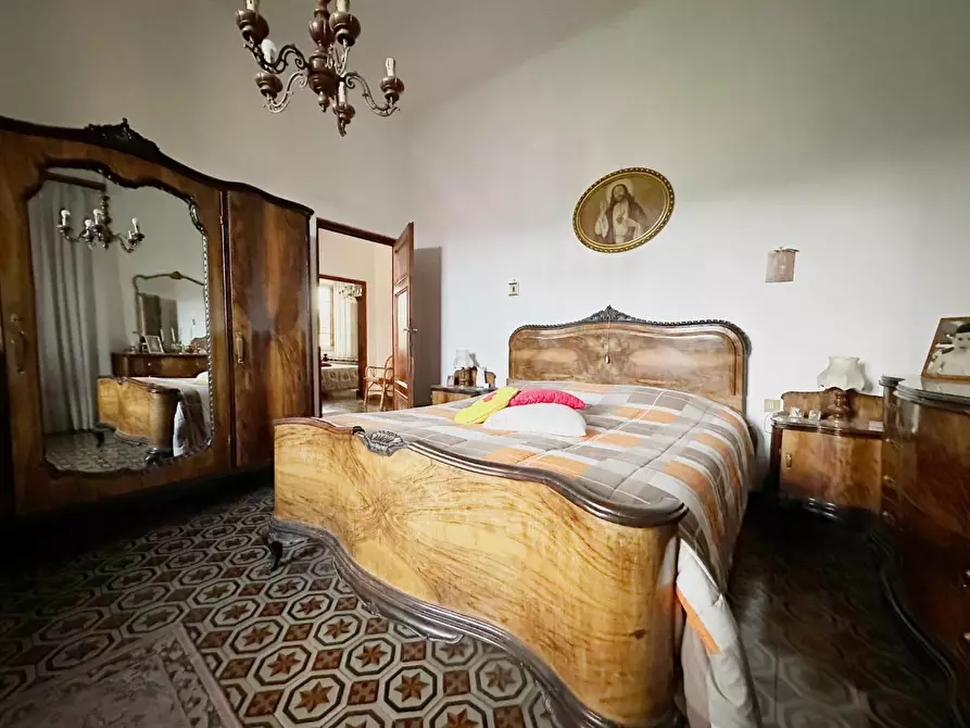 Immagine 13 di Villa in vendita  a Capannori