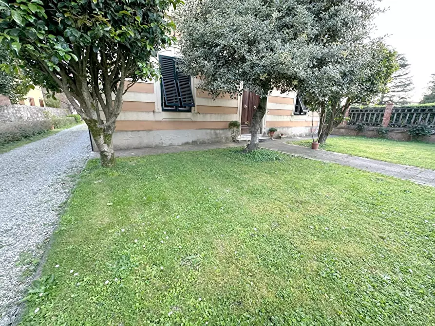 Immagine 22 di Villa in vendita  a Capannori