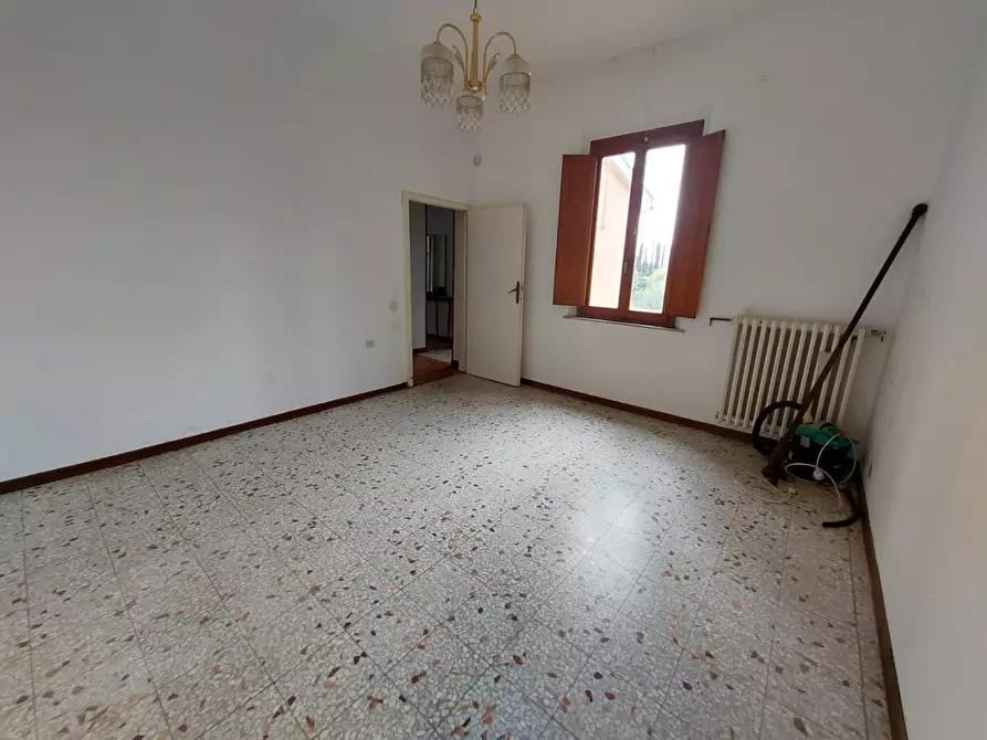 Immagine 11 di Villa in vendita  a Montopoli In Val D'arno