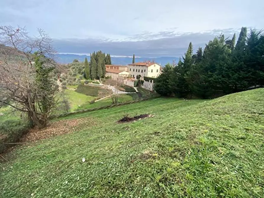 Immagine 16 di Rustico / casale in vendita  a Lucca