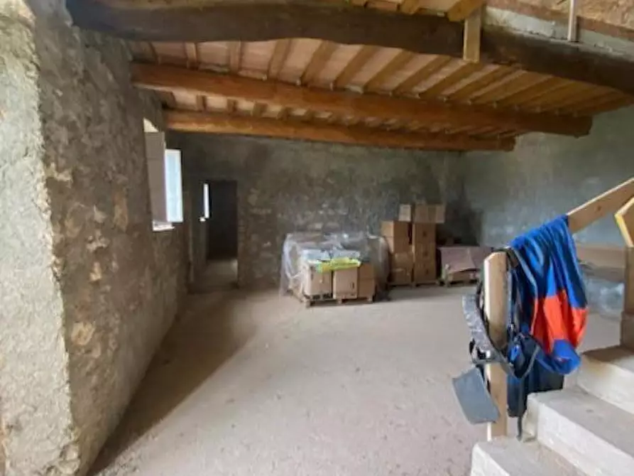 Immagine 10 di Rustico / casale in vendita  a Lucca