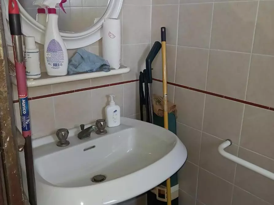 Immagine 6 di Locale commerciale in affitto  a Pisa