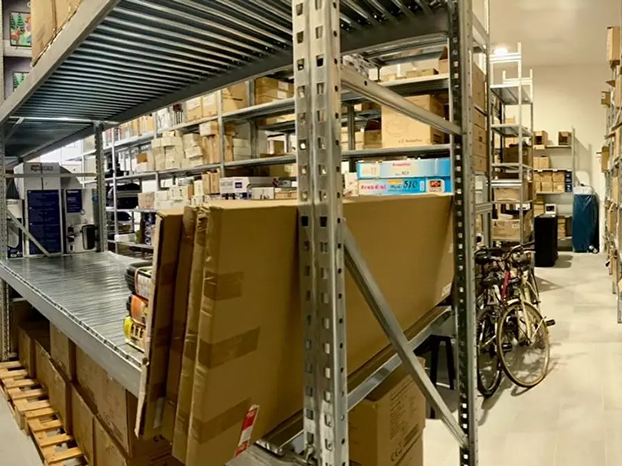 Immagine 4 di Attività artigianale in vendita  a Vicopisano