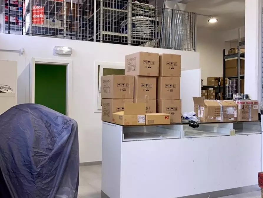 Immagine 5 di Attività artigianale in vendita  a Vicopisano