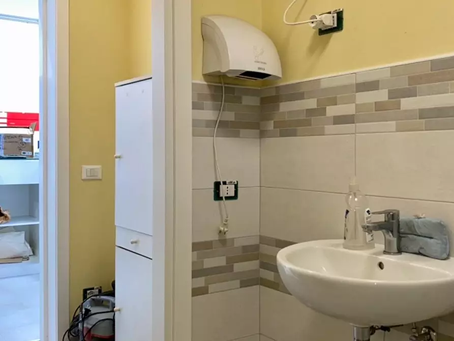 Immagine 11 di Attività artigianale in vendita  a Vicopisano