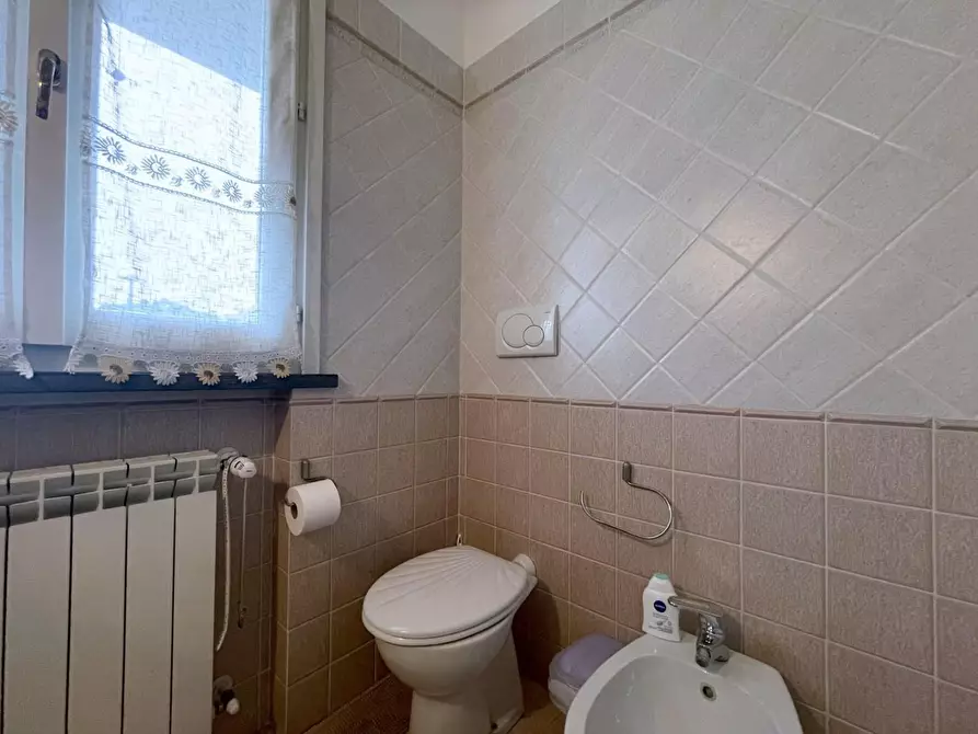 Immagine 51 di Villetta a schiera in vendita  a Camaiore