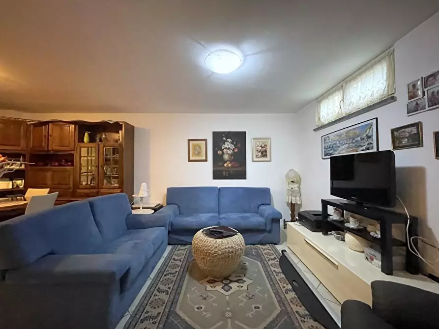 Immagine 16 di Villetta a schiera in vendita  a Camaiore