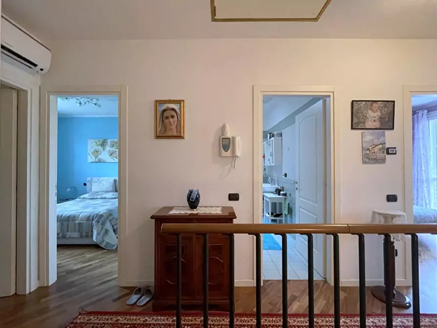 Immagine 25 di Villetta a schiera in vendita  a Camaiore