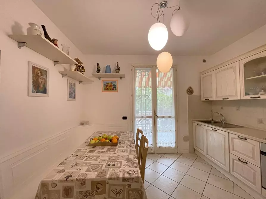 Immagine 6 di Villetta a schiera in vendita  a Camaiore