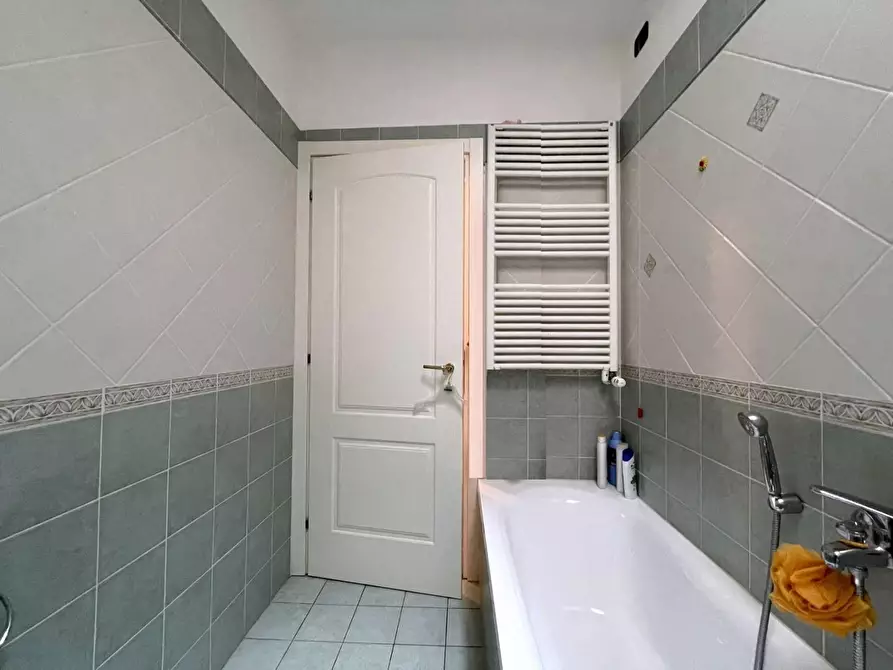 Immagine 43 di Villetta a schiera in vendita  a Camaiore