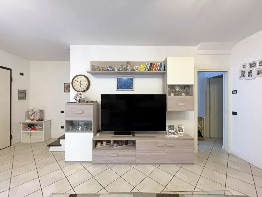 Immagine 5 di Villetta a schiera in vendita  a Camaiore