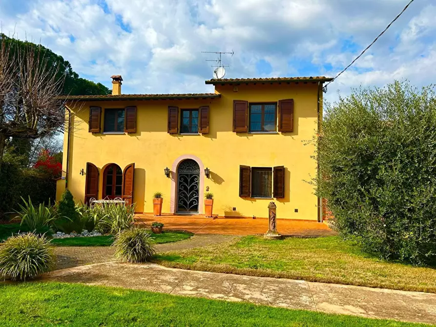 Immagine 1 di Casa colonica in vendita  a Santa Croce Sull'arno