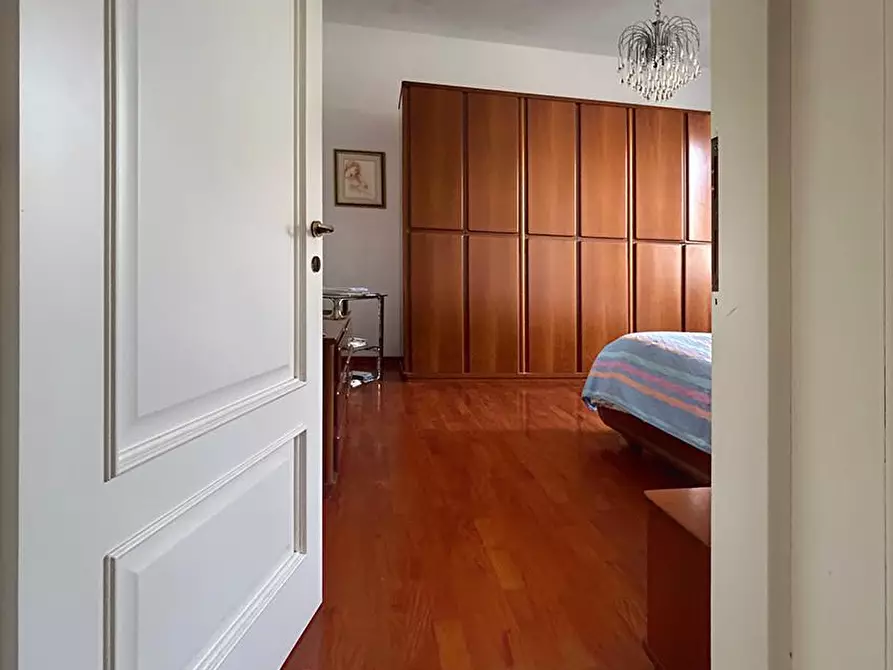 Immagine 20 di Villa in vendita  a Livorno