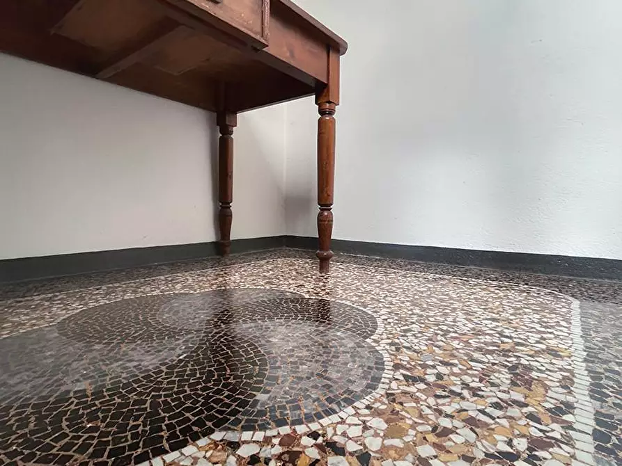 Immagine 19 di Villa in vendita  a Livorno