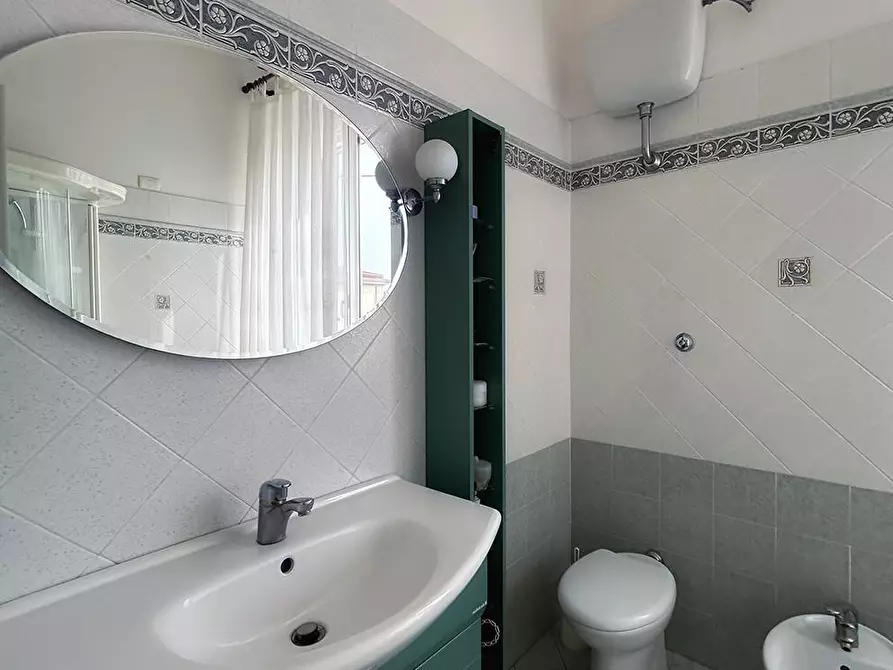 Immagine 25 di Villa in vendita  a Livorno