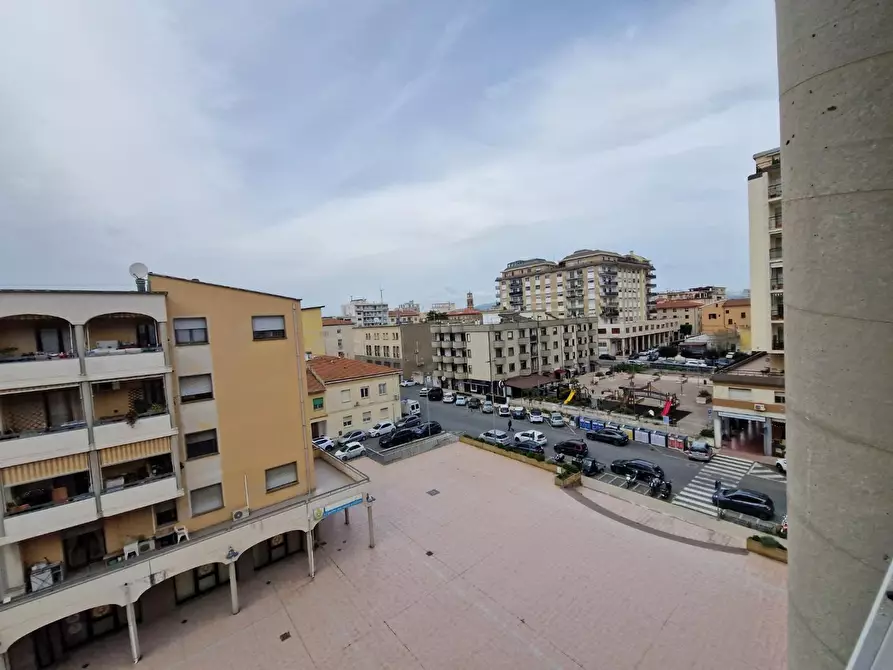 Immagine 4 di Appartamento in vendita  a Cecina