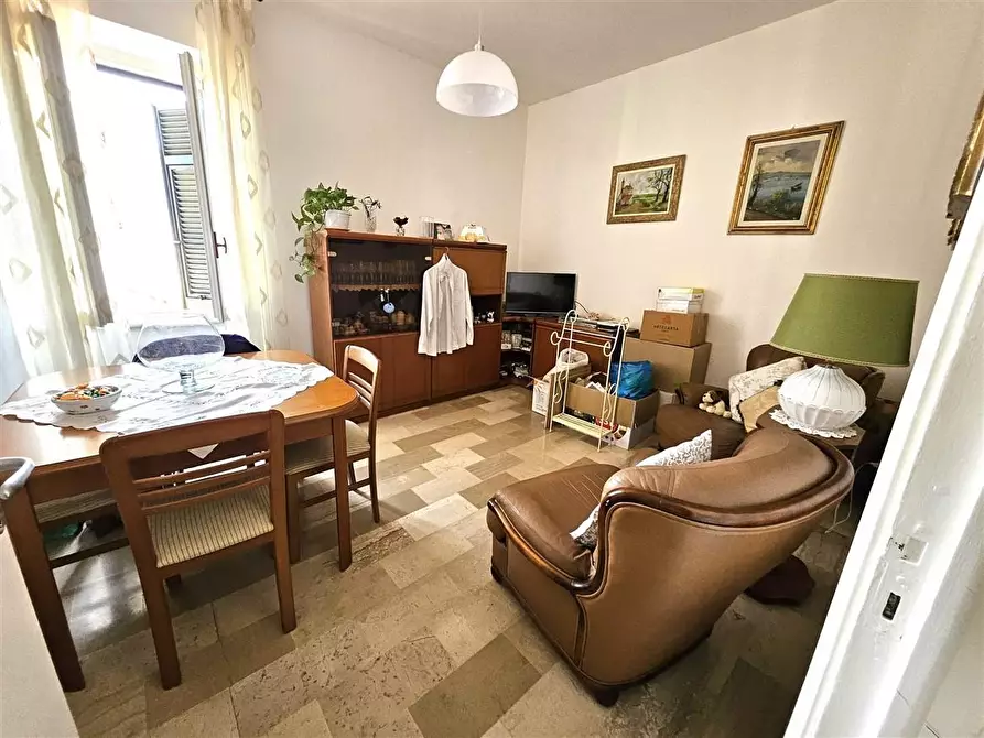 Immagine 4 di Appartamento in vendita  a Massa