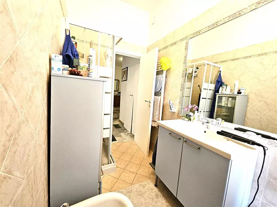 Immagine 11 di Appartamento in vendita  a Massa