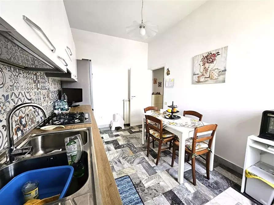 Immagine 7 di Appartamento in vendita  a Massa