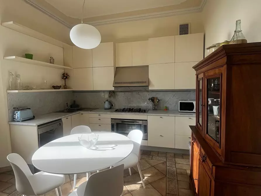 Immagine 2 di Appartamento in affitto  a Pietrasanta