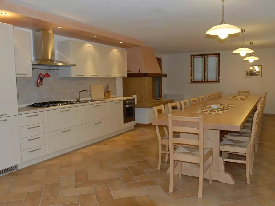 Immagine 13 di Villa in vendita  a Seravezza