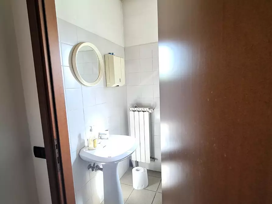 Immagine 4 di Attività artigianale in affitto  a San Miniato