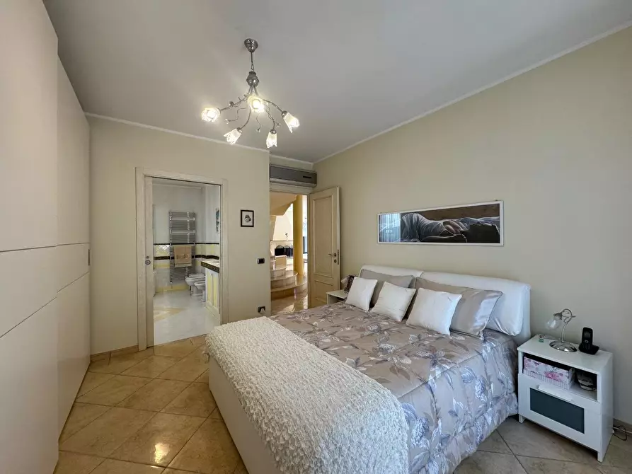 Immagine 13 di Villa in vendita  a Viareggio