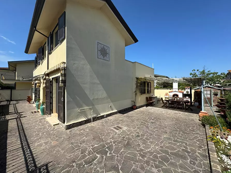 Immagine 32 di Villa in vendita  a Viareggio
