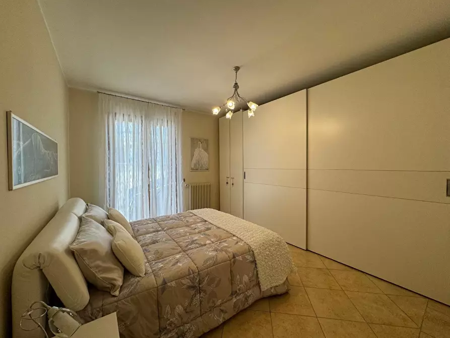 Immagine 12 di Villa in vendita  a Viareggio