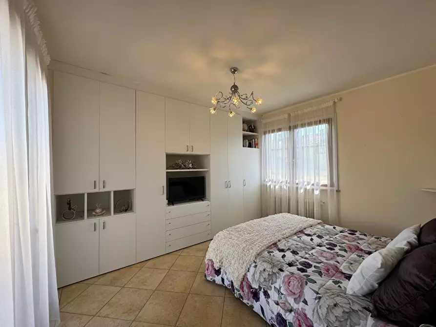 Immagine 22 di Villa in vendita  a Viareggio