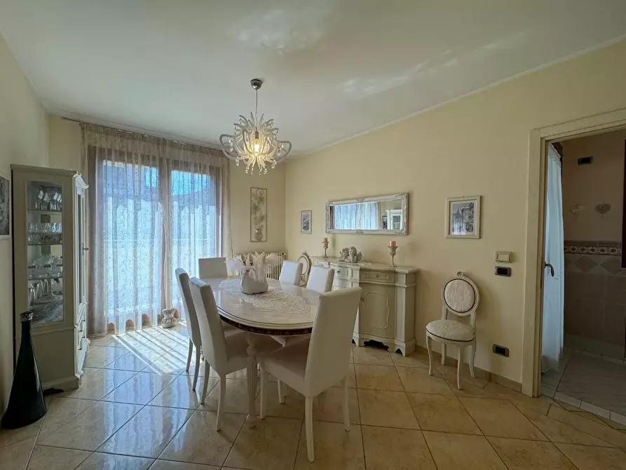 Immagine 9 di Villa in vendita  a Viareggio