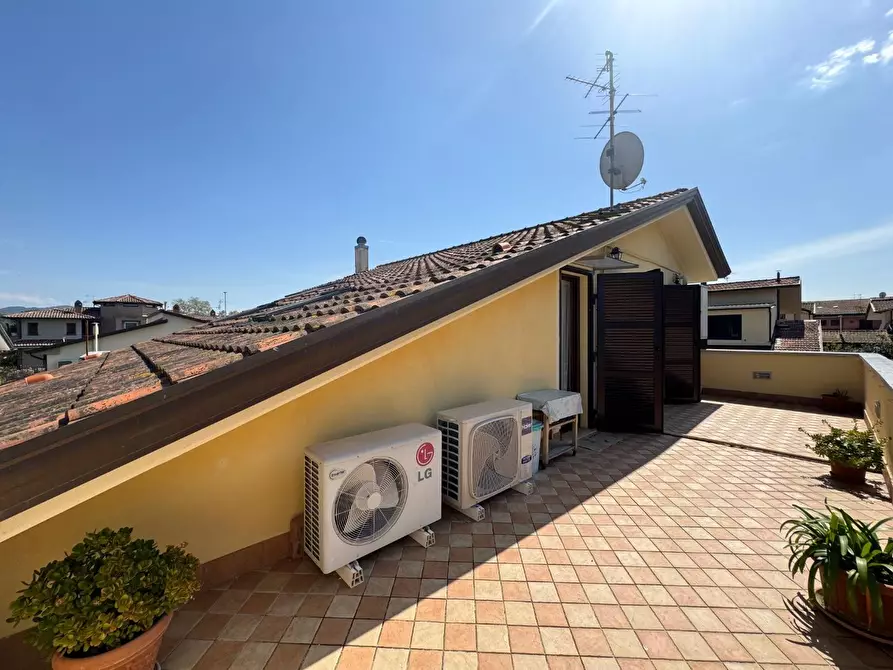 Immagine 25 di Villa in vendita  a Viareggio