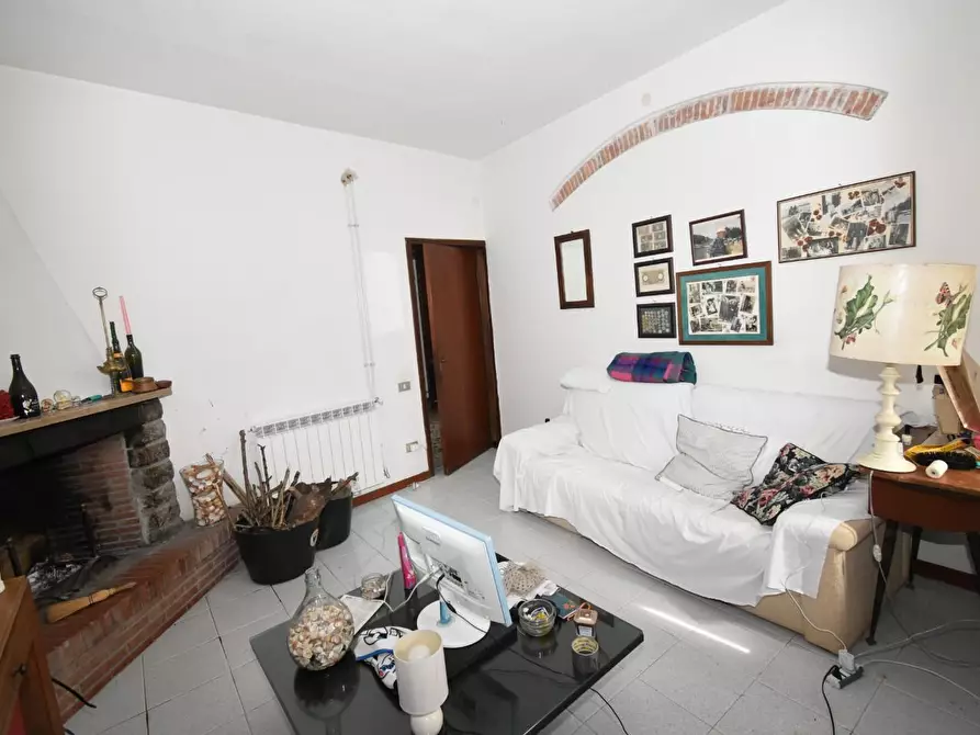 Immagine 5 di Villa in vendita  a Vecchiano