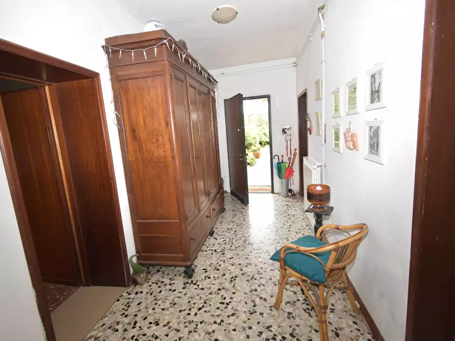 Immagine 8 di Villa in vendita  a Vecchiano