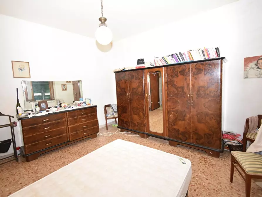 Immagine 21 di Villa in vendita  a Vecchiano