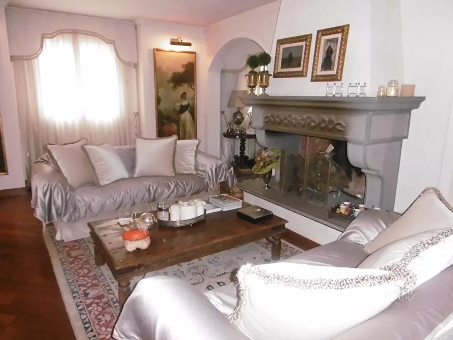 Immagine 27 di Villa in vendita  a Empoli