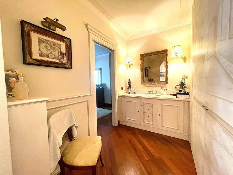 Immagine 25 di Villa in vendita  a Empoli