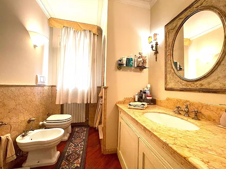 Immagine 17 di Villa in vendita  a Empoli