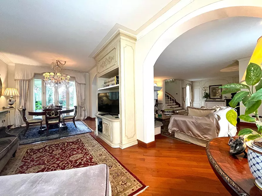 Immagine 2 di Villa in vendita  a Empoli