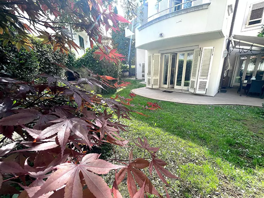 Immagine 9 di Villa in vendita  a Empoli