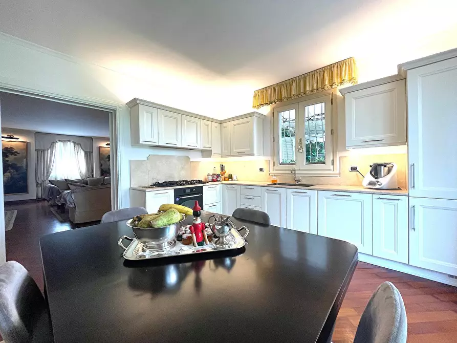 Immagine 7 di Villa in vendita  a Empoli