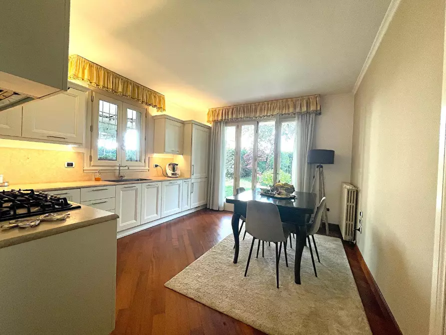 Immagine 6 di Villa in vendita  a Empoli