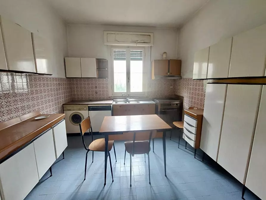 Immagine 33 di Villa in vendita  a Camaiore