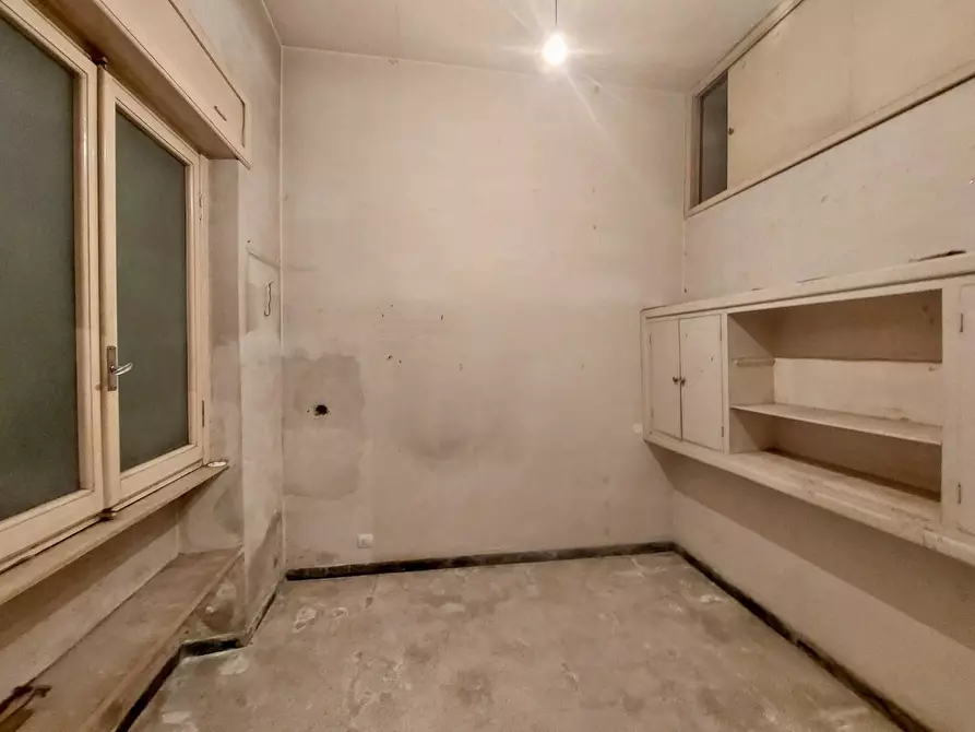 Immagine 16 di Villa in vendita  a Camaiore