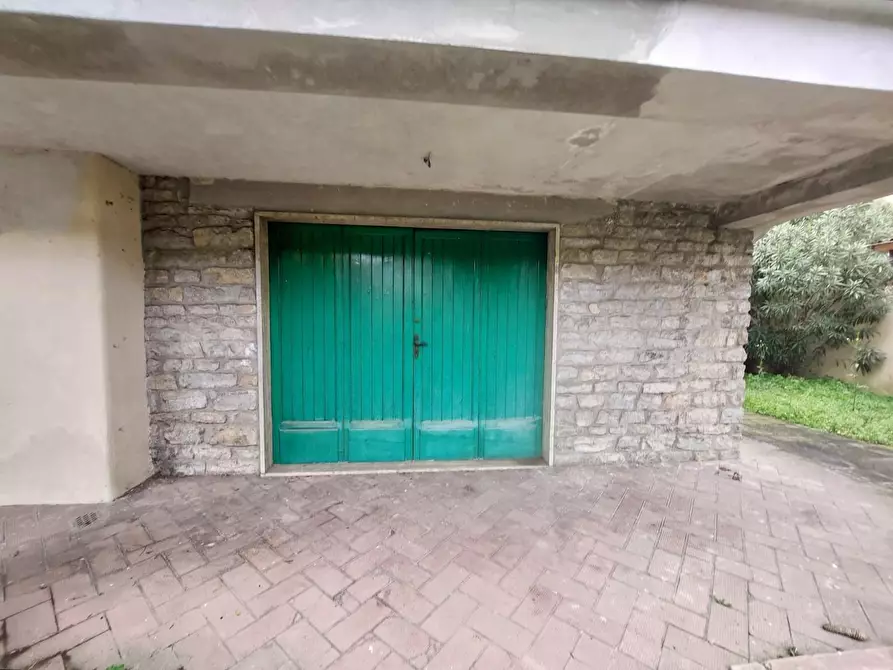 Immagine 5 di Villa in vendita  a Camaiore