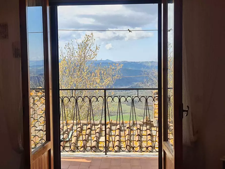 Immagine 2 di Appartamento in vendita  a Casole D'elsa