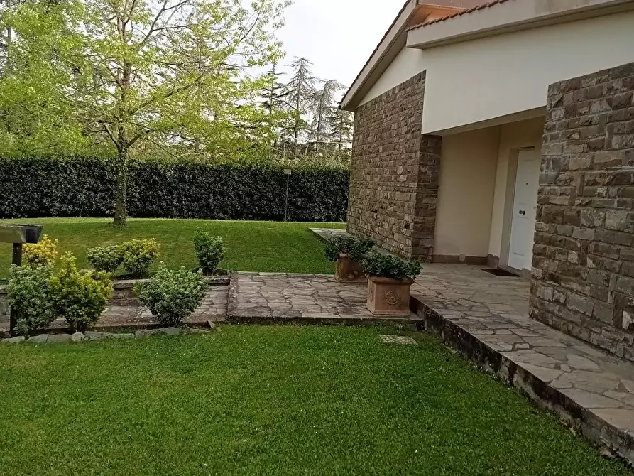 Immagine 8 di Villa in vendita  a Montelupo Fiorentino